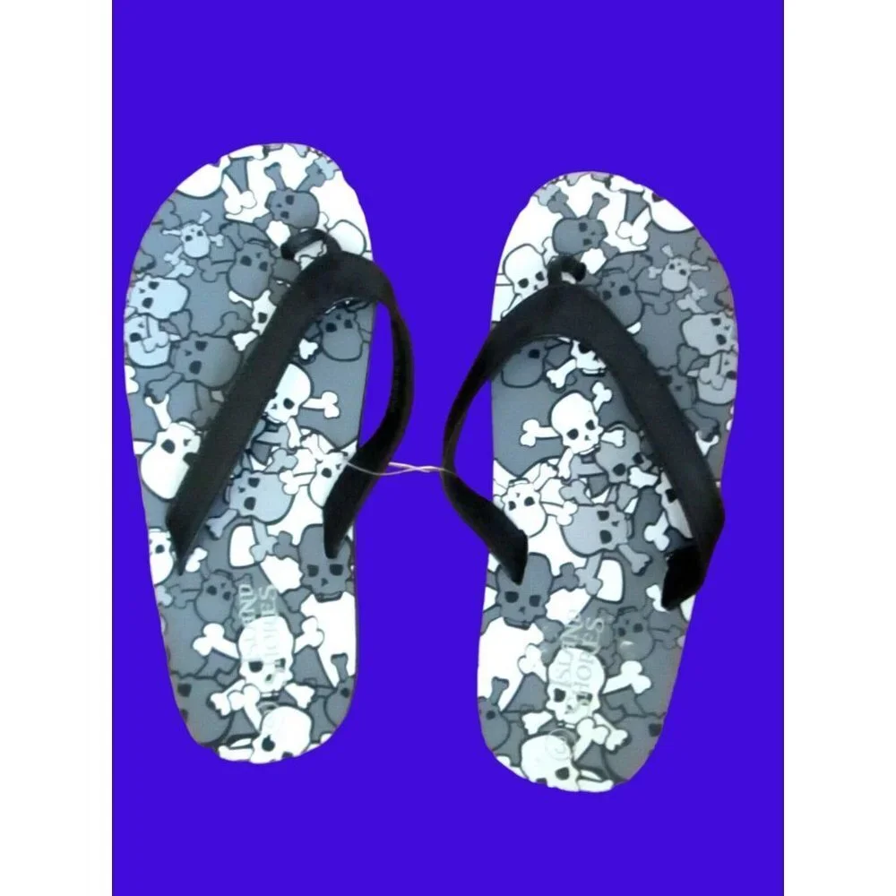 Island Shores Kids Flip Flops Youth Size 4 Gray/White Skull & Bones New